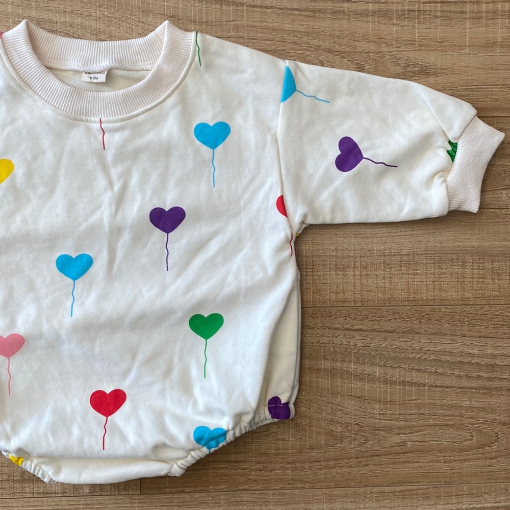 Miniolie Long Sleeve Cream w/ Heart Balloons Oversized Romper. Size 6-9 Months.